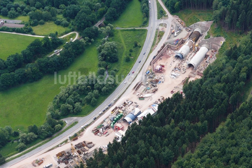 Luftaufnahme Helsa - Baustelle am Autobahn- Tunnelbauwerk Tunnel Hirschhagen der BAB A44 in Helsa im Bundesland Hessen