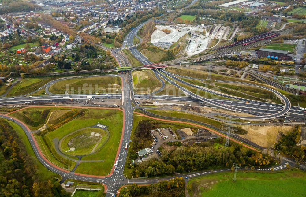 Bochum von oben - Baustelle am Autobahndreieck Bochum-West an der A40 in Bochum im Bundesland Nordrhein-Westfalen