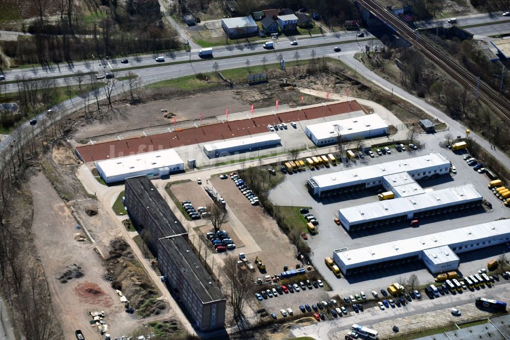 Berlin von oben - Baustelle am Autohandels- Gebäude des Autohauses Autoland Niederlassung Berlin Alt-Friedrichsfelde im Ortsteil Bezirk Marzahn-Hellersdorf in Berlin