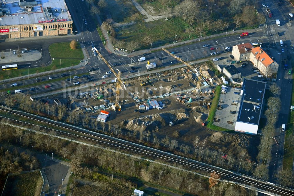 Luftaufnahme Berlin - Baustelle am Autohandels- Gebäude des Autohauses der Koch Gruppe Automobile AG Alt-Biesdorf im Ortsteil Biesdorf in Berlin, Deutschland