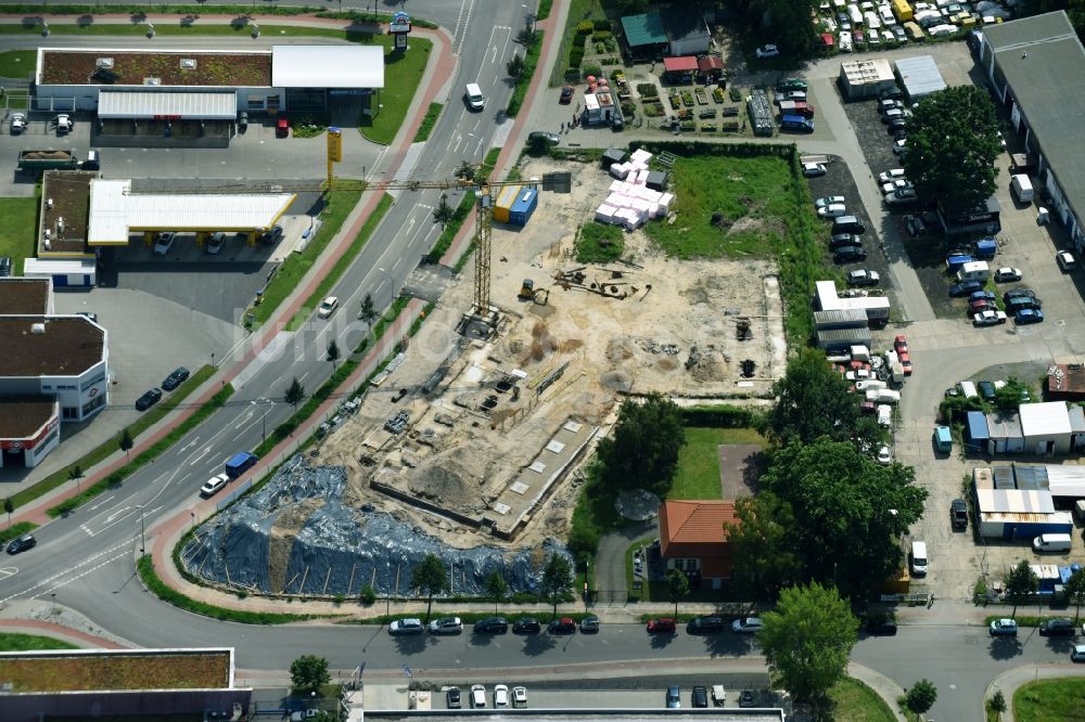 Teltow von oben - Baustelle am Autohandels- Gebäude des Autohauses Oderstraße - Saganer Straße in Teltow im Bundesland Brandenburg, Deutschland