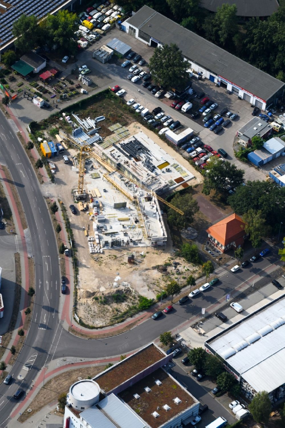 Luftaufnahme Teltow - Baustelle am Autohandels- Gebäude des Autohauses Oderstraße - Saganer Straße in Teltow im Bundesland Brandenburg, Deutschland