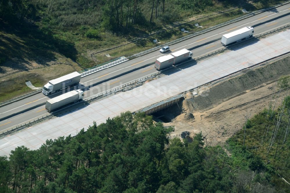 Spreenhagen aus der Vogelperspektive: Baustelle BAB A12 E30 in Spreenhagen im Bundesland Brandenburg