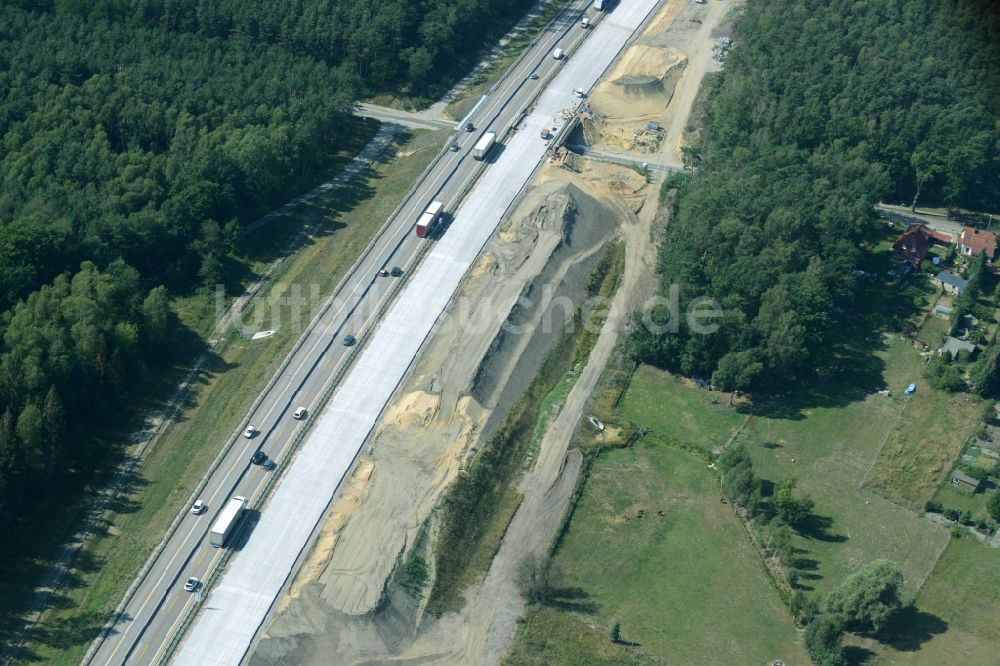 Spreenhagen aus der Vogelperspektive: Baustelle BAB A12 E30 in Spreenhagen im Bundesland Brandenburg