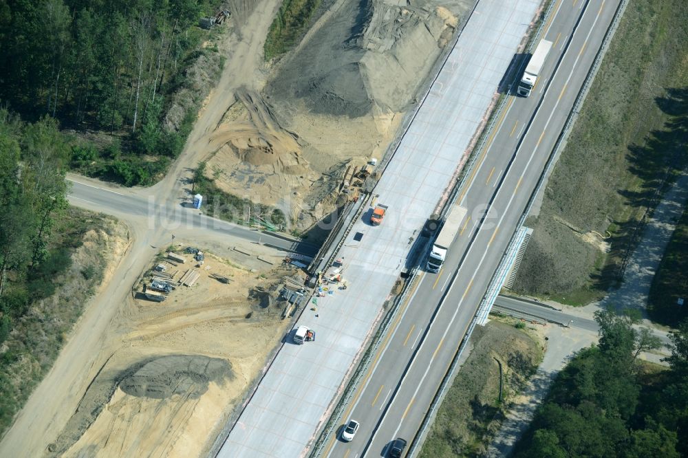 Spreenhagen aus der Vogelperspektive: Baustelle BAB A12 E30 in Spreenhagen im Bundesland Brandenburg