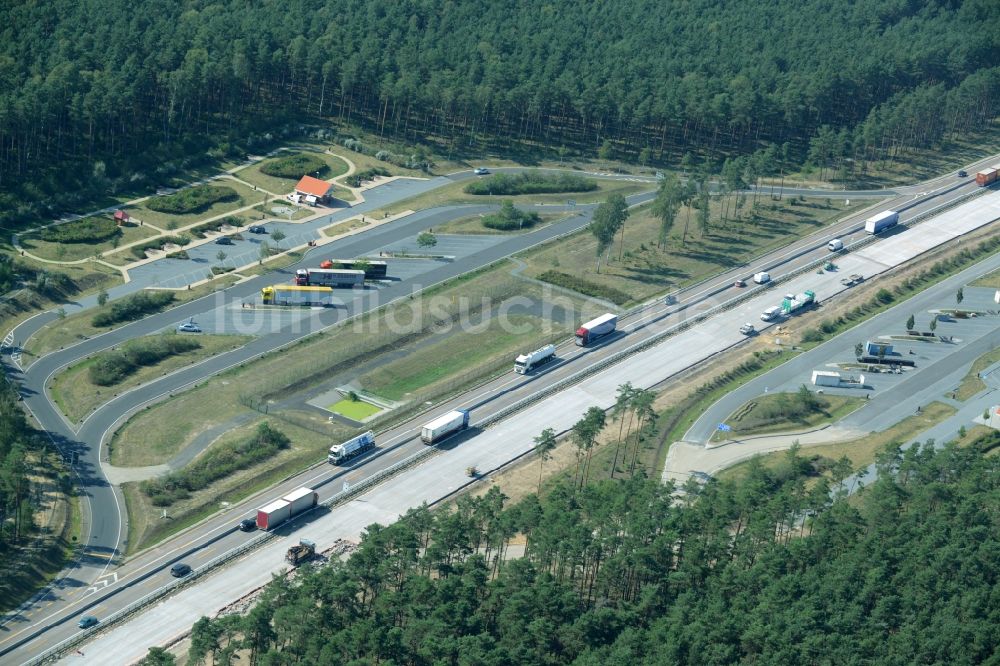 Spreenhagen aus der Vogelperspektive: Baustelle BAB A12 E30 in Spreenhagen im Bundesland Brandenburg