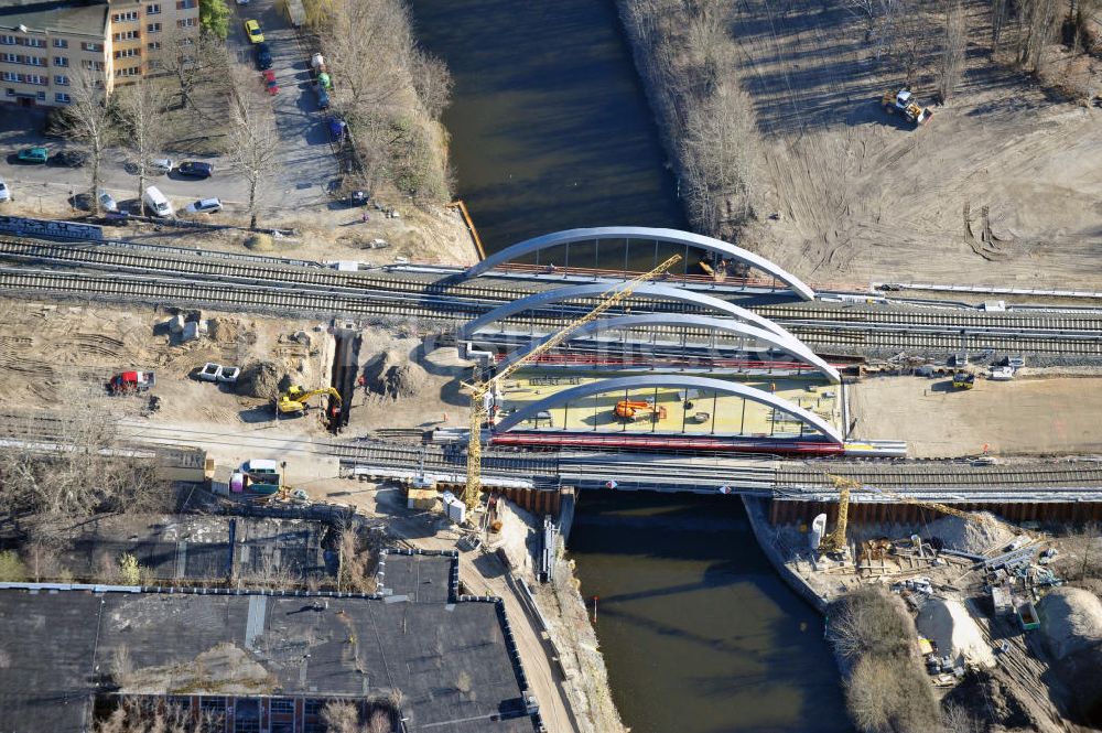 Berlin-Baumschulenweg aus der Vogelperspektive: Baustelle S-Bahn Berlin-Baumschulenweg