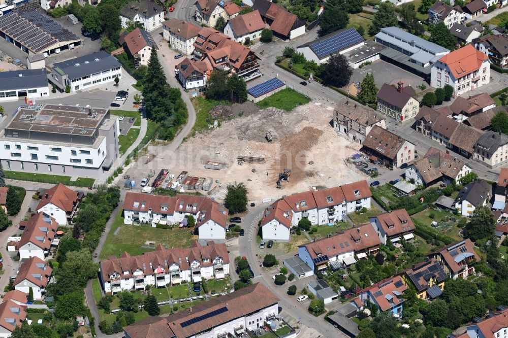 Luftaufnahme Schopfheim - Baustelle und Bauplatz von zwei Mehrfamilienhäusern in der Hauptstraße in Schopfheim im Bundesland Baden-Württemberg, Deutschland