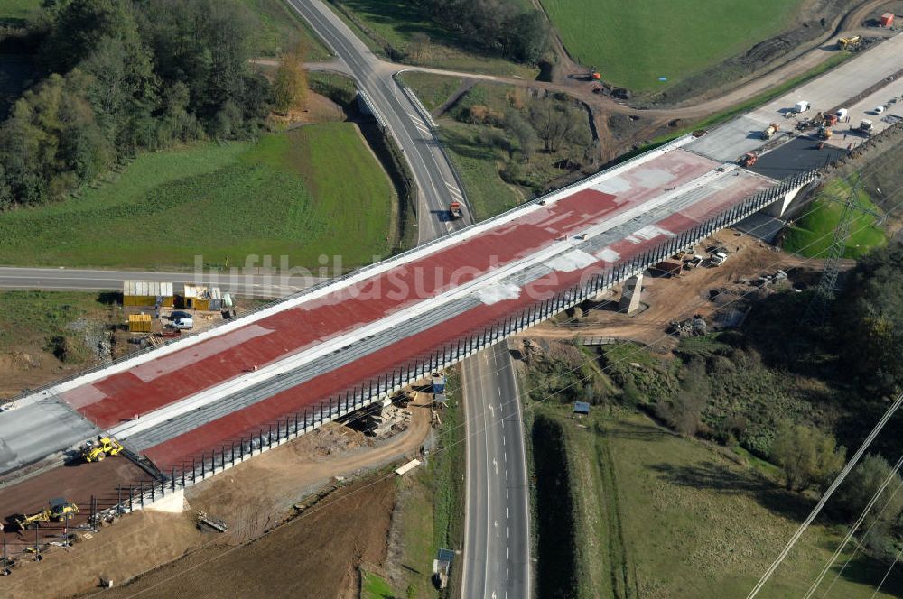 Großenlupnitz aus der Vogelperspektive: Baustelle Böbertalbrücke bei Großenlupnitz