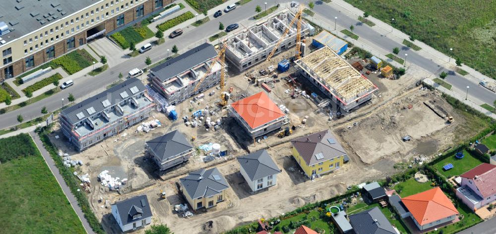 Berlin Biesdorf aus der Vogelperspektive: Baustelle Berlin-Biesdorf: Haltoner Straße