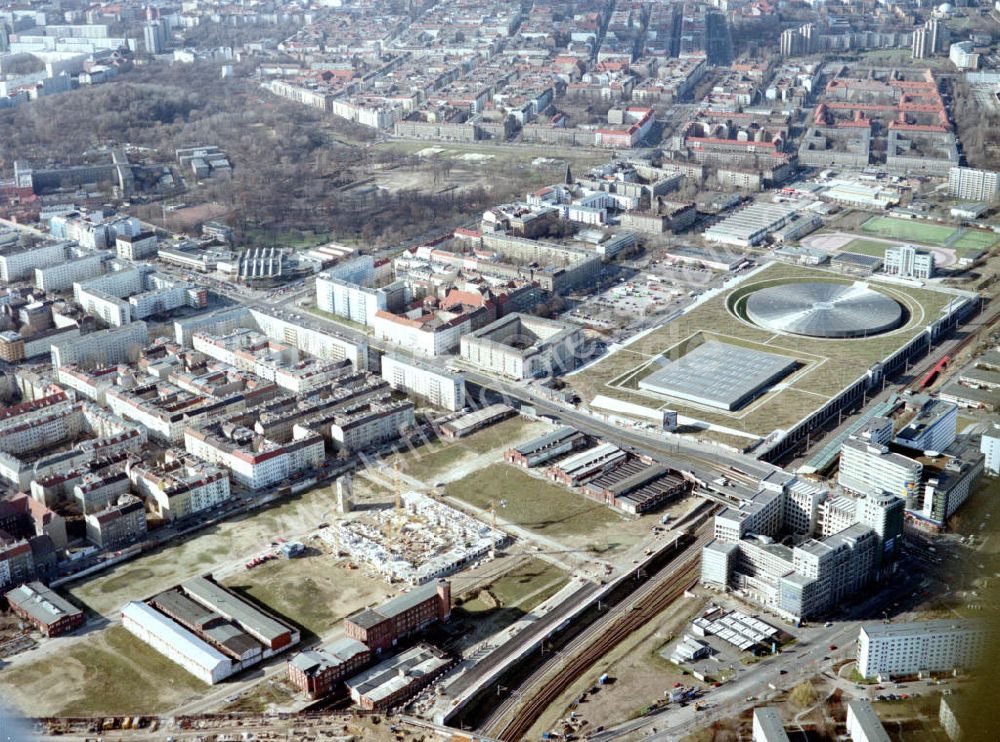 Luftbild Berlin - Lichtenberg - Baustelle der BLEG auf dem Geländes des Alten Schlachthofes in Berlin - Lichtenberg an der Landsberger Allee / Storkower Straße (Stadtentwicklungsgebiet Eldenaer Straße)