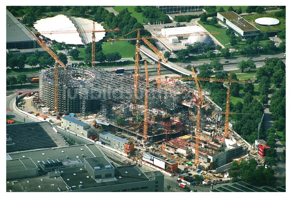 Luftaufnahme München / Bayern - Baustelle BMW Welt am Olympia Park München