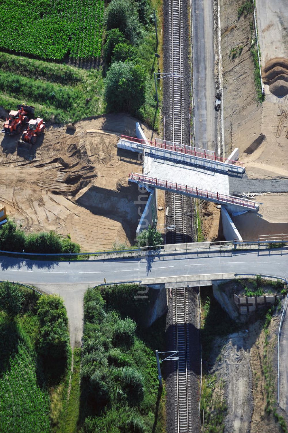 Luftaufnahme Söhlde - Baustelle Brücke über die DB-Strecke bei Söhlde in Niedersachsen