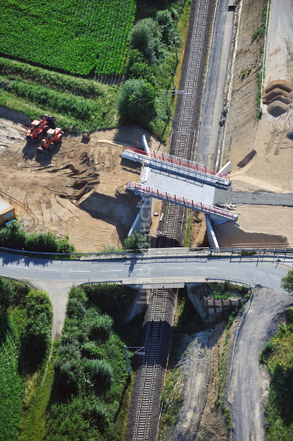 Söhlde von oben - Baustelle Brücke über die DB-Strecke bei Söhlde in Niedersachsen