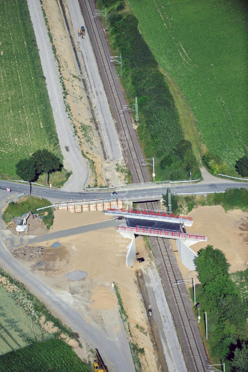 Luftaufnahme Söhlde - Baustelle Brücke über die DB-Strecke bei Söhlde in Niedersachsen