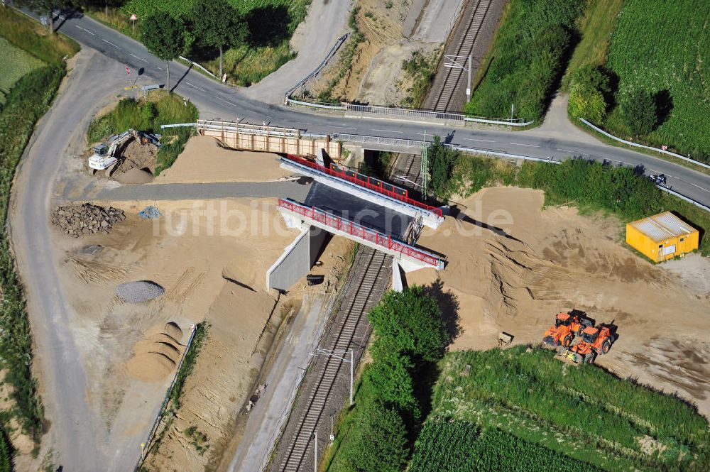 Söhlde aus der Vogelperspektive: Baustelle Brücke über die DB-Strecke bei Söhlde in Niedersachsen