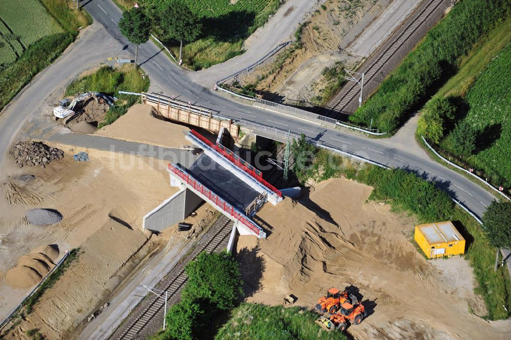 Luftaufnahme Söhlde - Baustelle Brücke über die DB-Strecke bei Söhlde in Niedersachsen