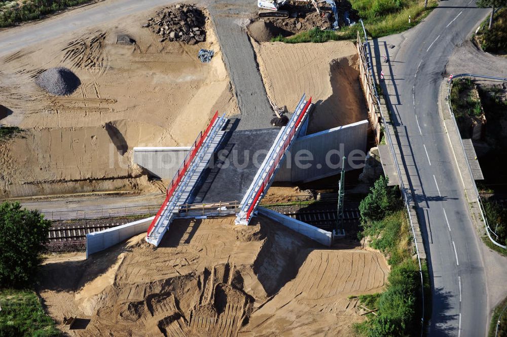 Luftaufnahme Söhlde - Baustelle Brücke über die DB-Strecke bei Söhlde in Niedersachsen