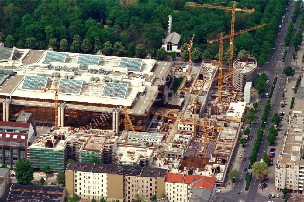 Luftbild Berlin / Wedding - Baustelle Büro- und Industriekomplex in der Brunnenstraße in Berlin-Wedding. Datum: 1995