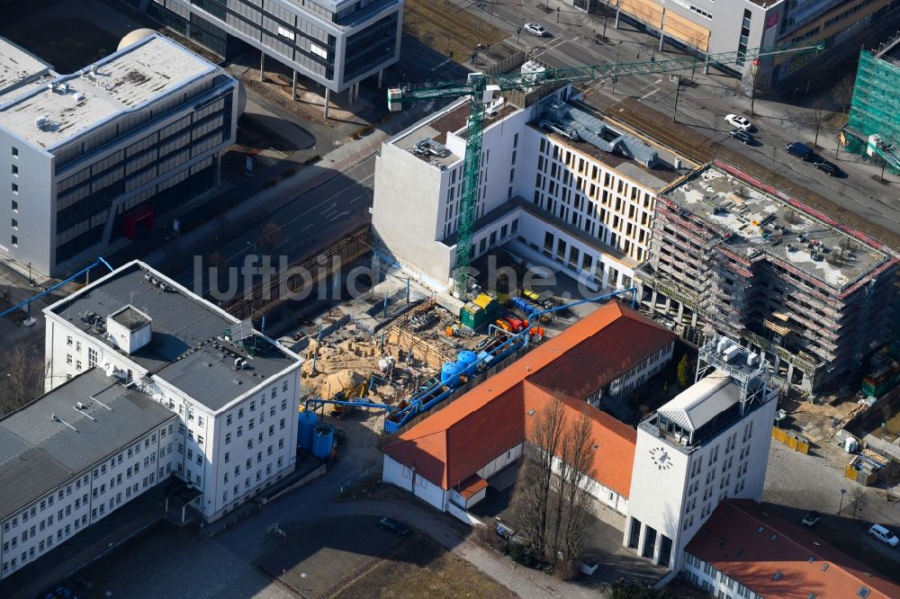 Luftaufnahme Berlin - Baustelle Bürogebäude des Geschäftshauses Am Audio Ecke Rudower Chaussee im Ortsteil Adlershof - Johannestal in Berlin, Deutschland