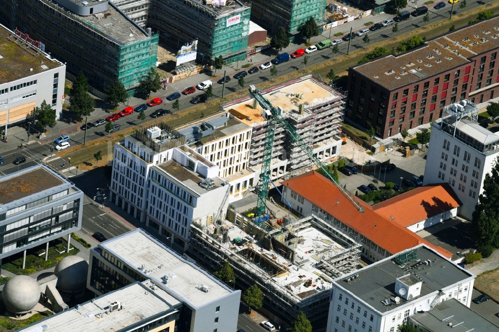 Berlin von oben - Baustelle Bürogebäude des Geschäftshauses Am Audio Ecke Rudower Chaussee im Ortsteil Adlershof - Johannestal in Berlin, Deutschland