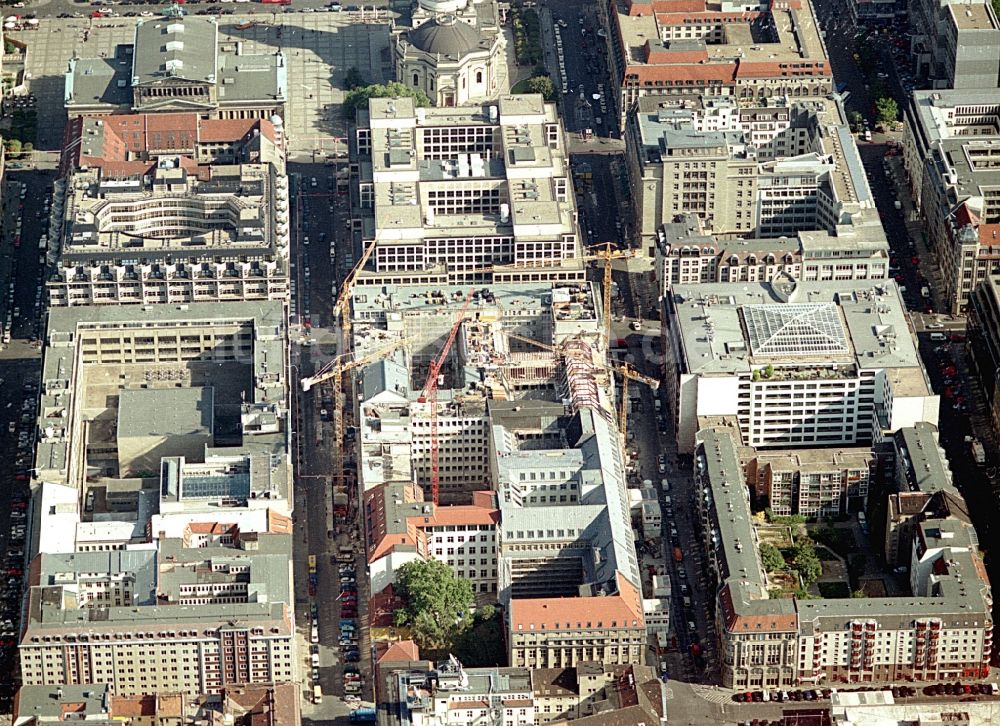 Berlin von oben - Baustelle Bürogebäude des Geschäftshauses Friedrichstadt - Quartier 110 der Zürich Versicherung in Berlin