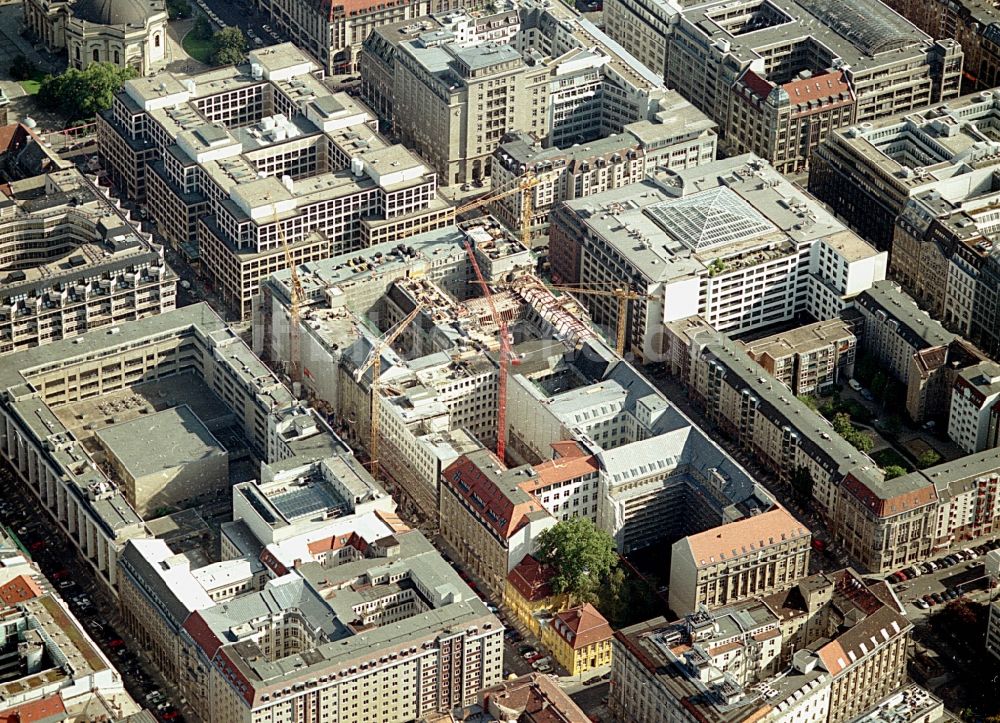 Luftbild Berlin - Baustelle Bürogebäude des Geschäftshauses Friedrichstadt - Quartier 110 der Zürich Versicherung in Berlin