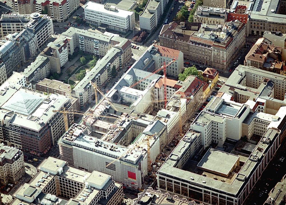 Luftbild Berlin - Baustelle Bürogebäude des Geschäftshauses Friedrichstadt - Quartier 110 der Zürich Versicherung in Berlin