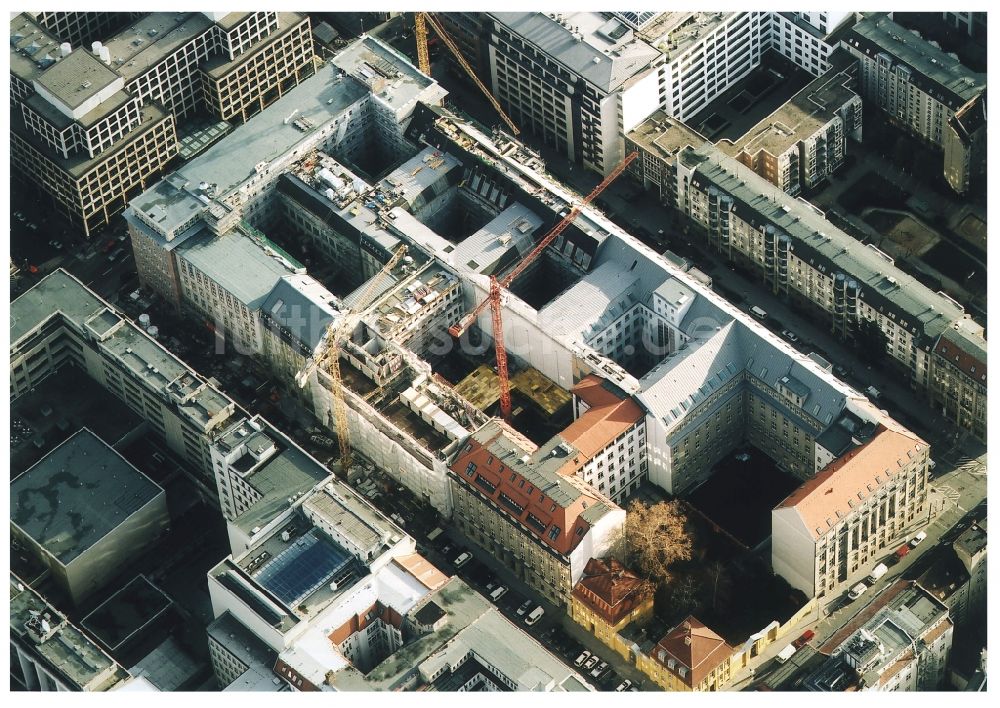 Luftaufnahme Berlin - Baustelle Bürogebäude des Geschäftshauses Friedrichstadt - Quartier 110 der Zürich Versicherung in Berlin