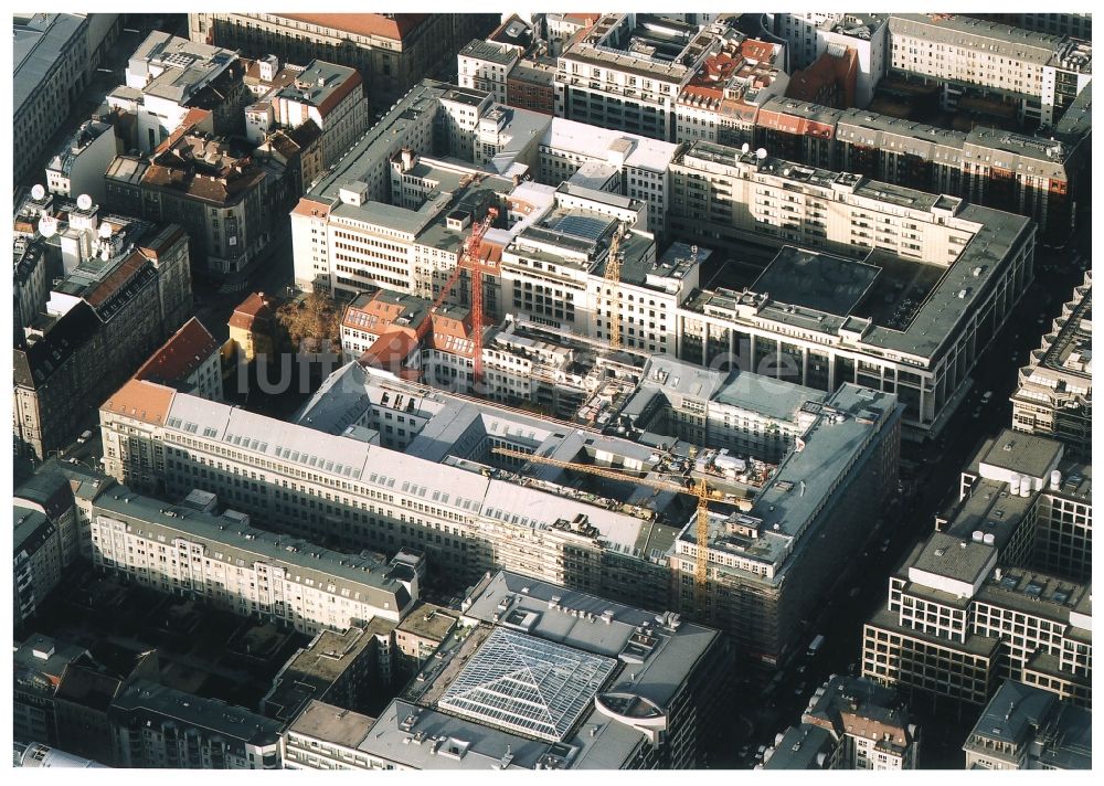 Luftaufnahme Berlin - Baustelle Bürogebäude des Geschäftshauses Friedrichstadt - Quartier 110 der Zürich Versicherung in Berlin