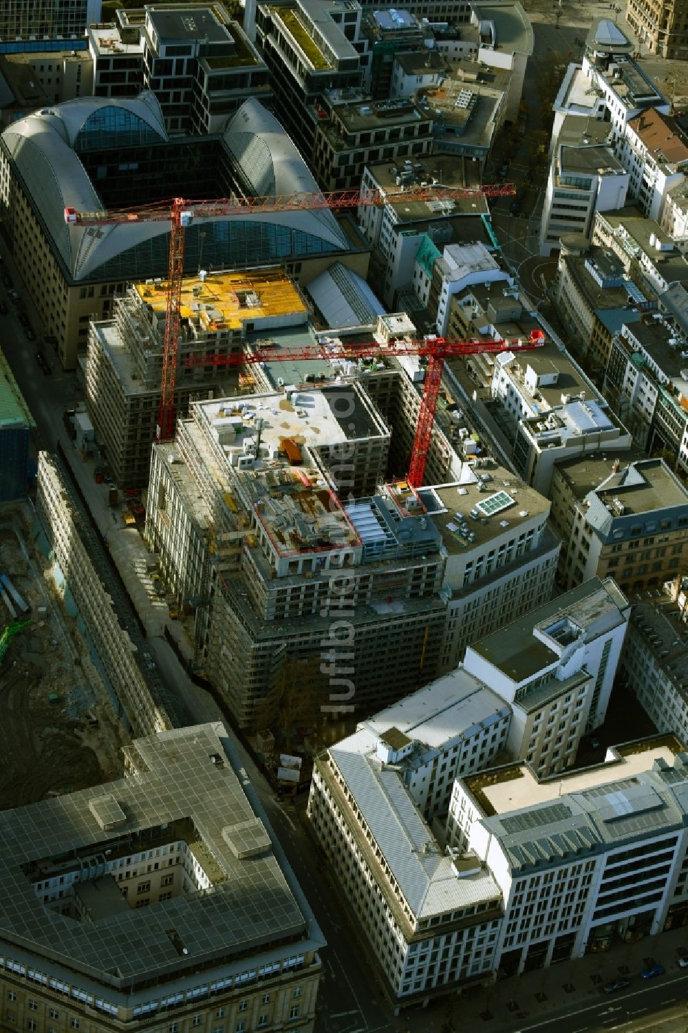 Luftaufnahme Frankfurt am Main - Baustelle Bürogebäude des Geschäftshauses Junghof Plaza in Frankfurt am Main im Bundesland Hessen, Deutschland