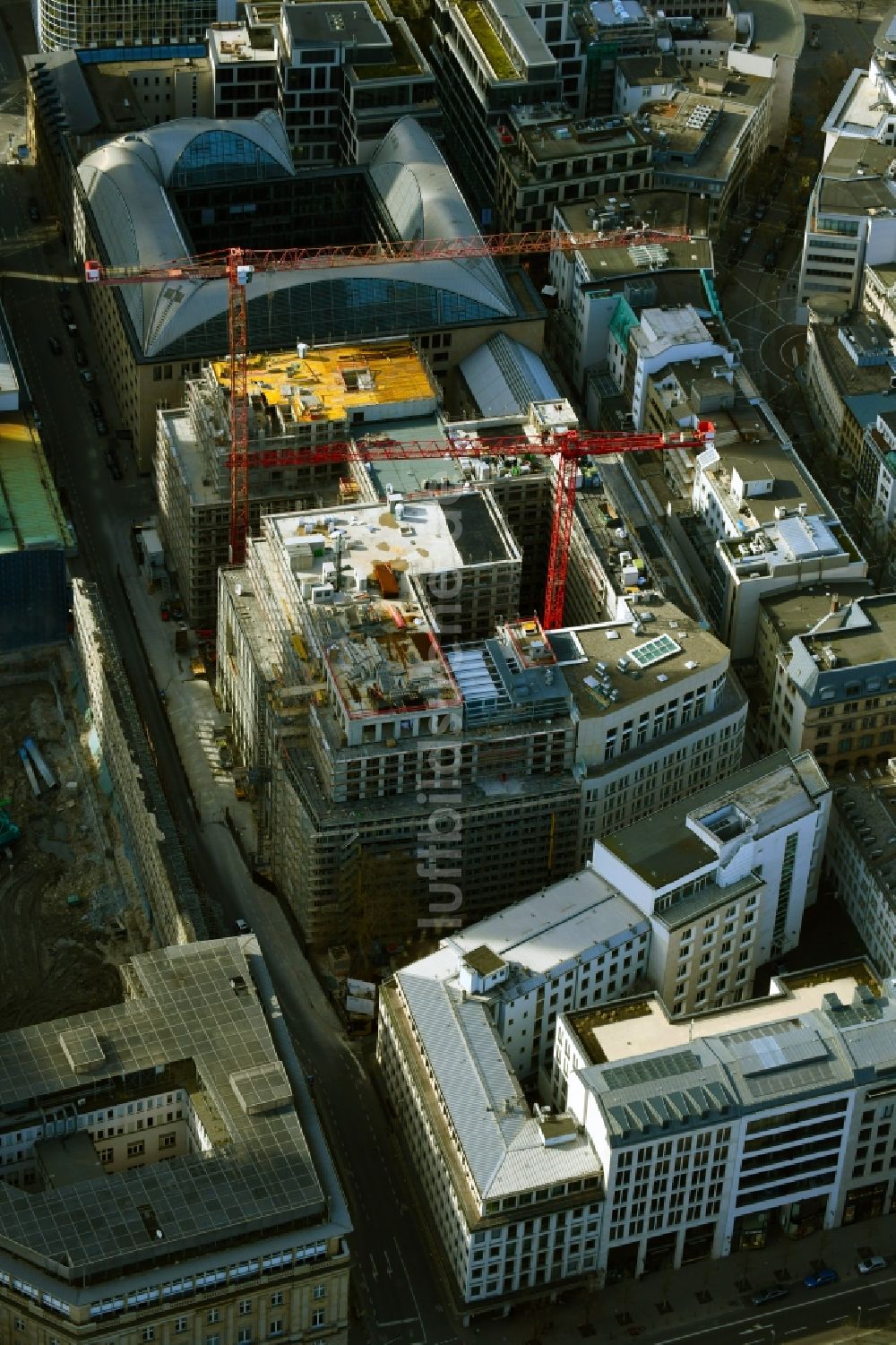 Frankfurt am Main von oben - Baustelle Bürogebäude des Geschäftshauses Junghof Plaza in Frankfurt am Main im Bundesland Hessen, Deutschland