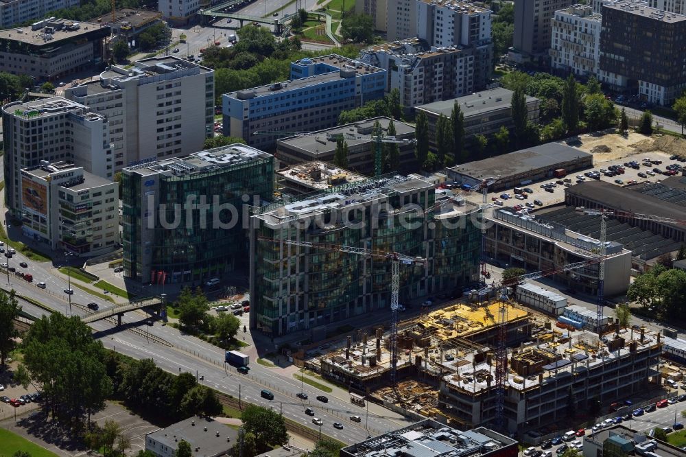 Warschau aus der Vogelperspektive: Baustelle des Bürogebäudes Postepu 14 im Bezirk Mokotow in Warschau in Polen