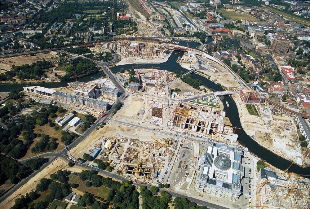 Luftbild Berlin - Baustelle des Bundeskanzleramt zwischen Spree und Tiergarten am Spreebogens des Berliner Regierungsviertel im Zentrum der deutschen Hauptstadt Berlin