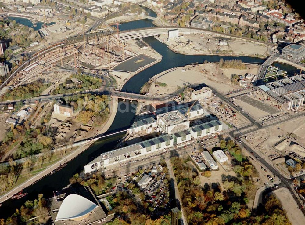 Luftbild Berlin - Tiergarten - Baustelle des Bundeskanzleramtes auf dem Spreebogen in Berlin - Tiergarten.