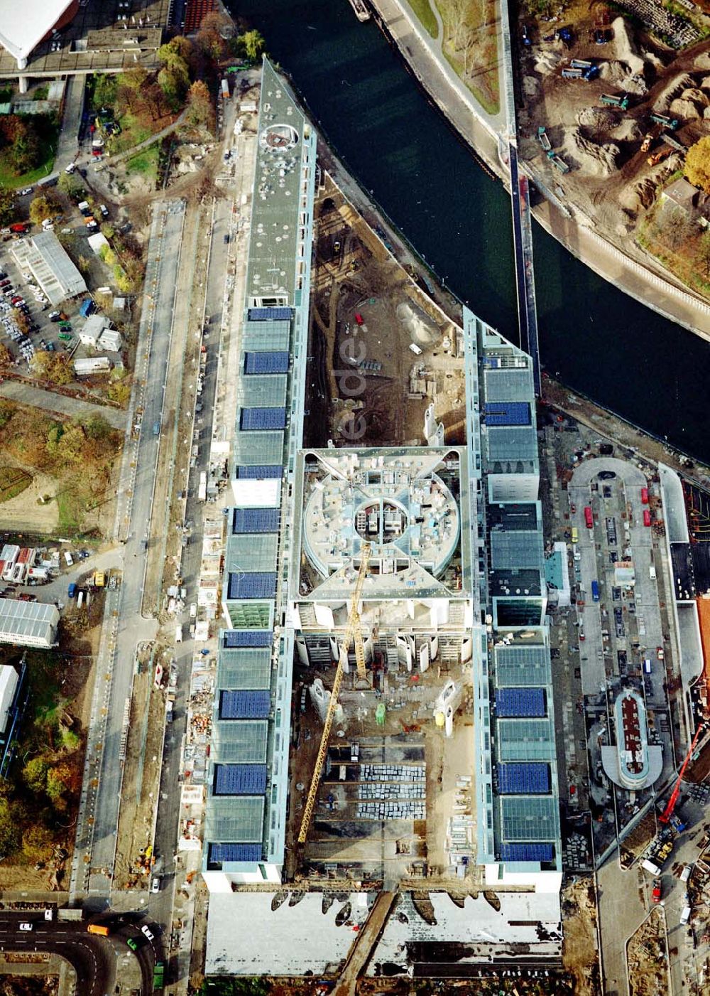 Luftbild Berlin - Tiergarten - Baustelle des Bundeskanzleramtes auf dem Spreebogen in Berlin - Tiergarten.