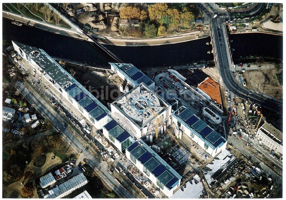 Luftbild Berlin - Tiergarten - Baustelle des Bundeskanzleramtes auf dem Spreebogen in Berlin - Tiergarten.