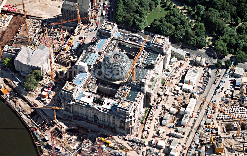 Luftaufnahme Berlin - Baustelle Bundestag im Regierungsviertel Berlin