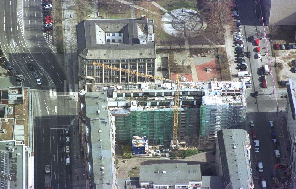 Luftaufnahme Berlin- Mitte - Baustelle Charlottenstraße 68-71 der BEOS Projektentwicklung GmbH. 11.03.02