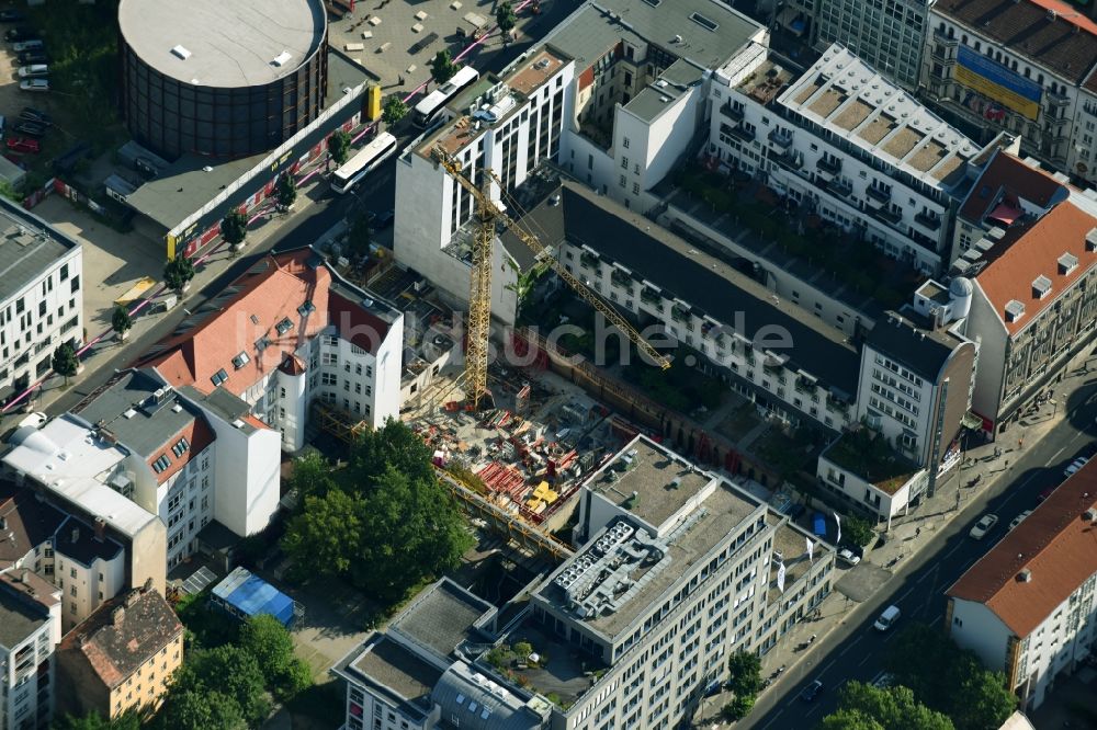 Berlin aus der Vogelperspektive: Baustelle CONEX Baugesellschaft mbH zum Neubau einer Mehrfamilienhaus-Wohnanlage Zimmerstraße im Ortsteil Mitte in Berlin, Deutschland