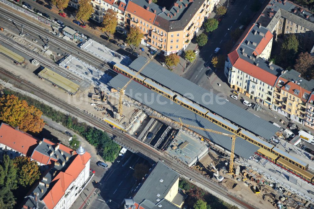 Berlin aus der Vogelperspektive: Baustelle / constraution area S-Bahn Berlin-Baumschulenweg