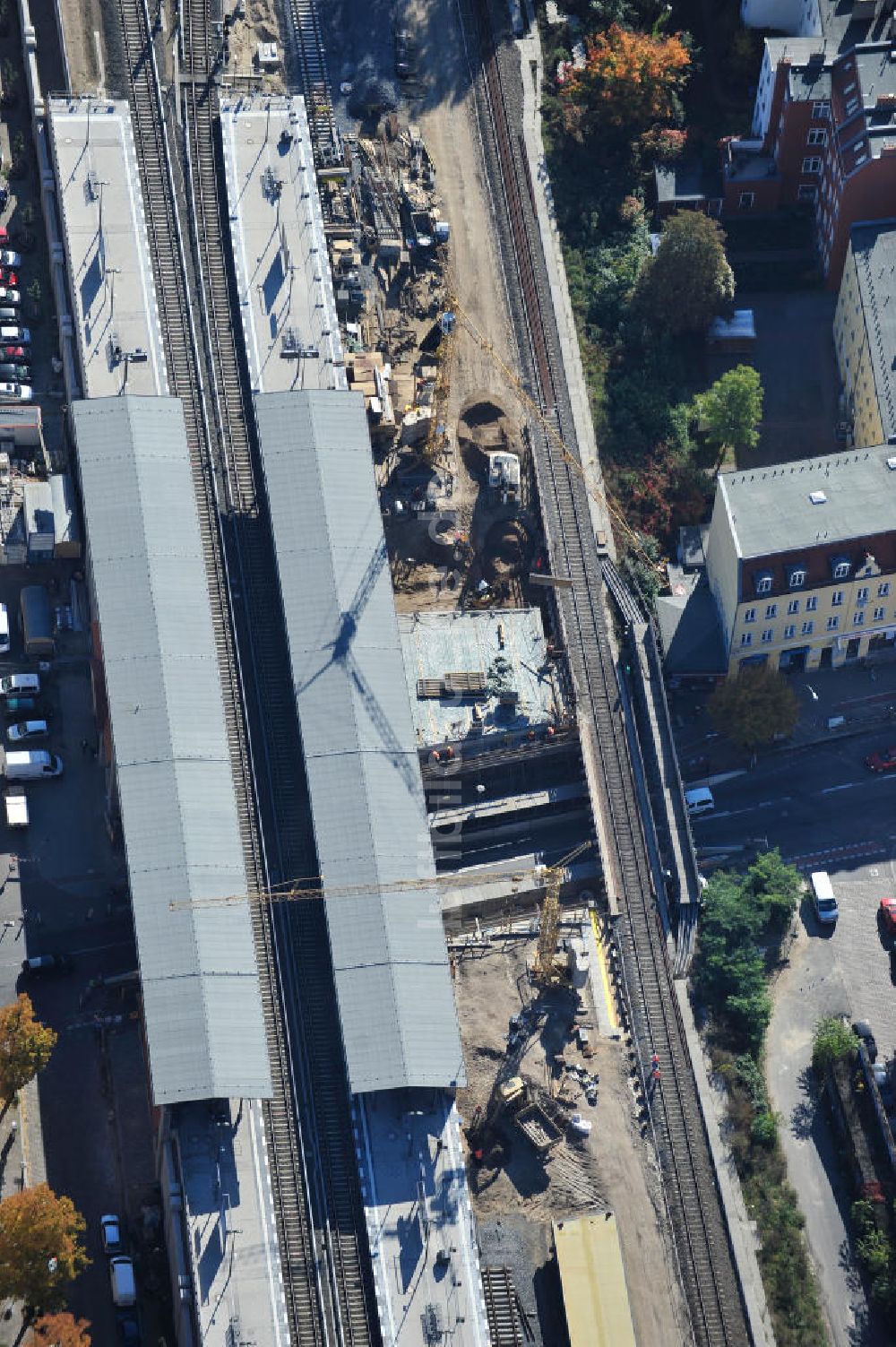 Berlin von oben - Baustelle / constraution area S-Bahn Berlin-Baumschulenweg