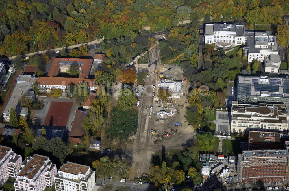 Luftbild Berlin - Baustelle Diplomaten Park im Botschaftsviertel Berlins