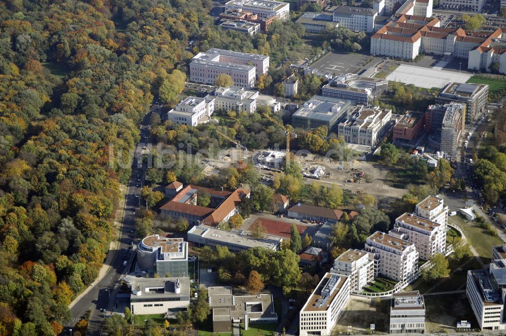 Luftaufnahme Berlin - Baustelle Diplomaten Park im Botschaftsviertel Berlins