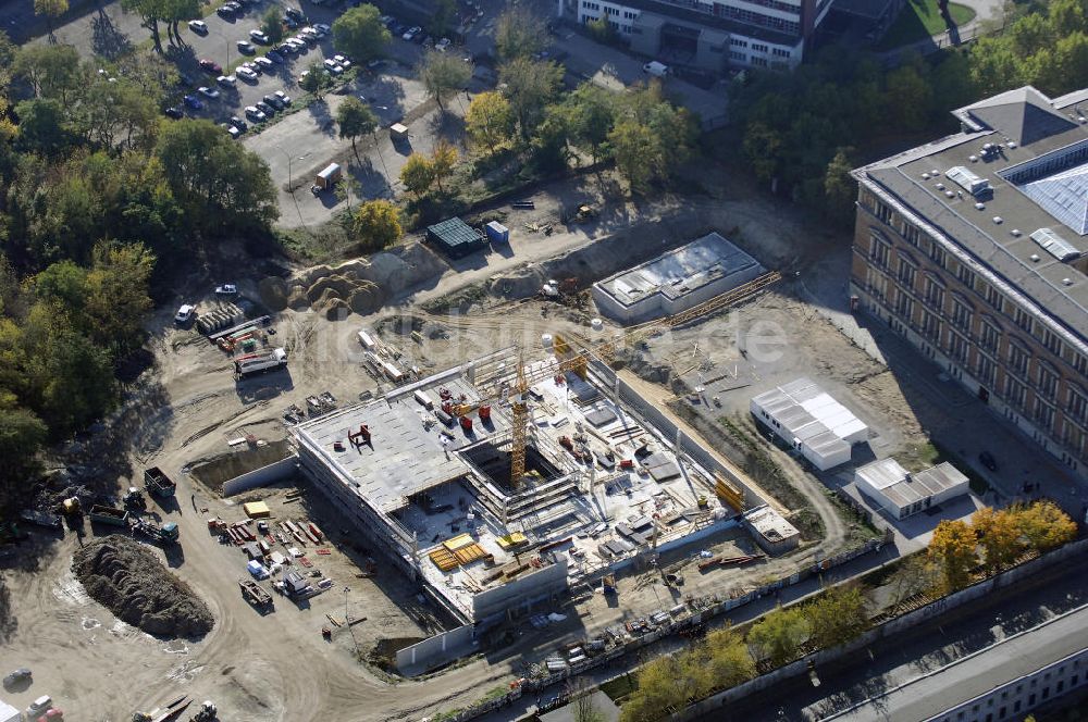 Luftbild Berlin - Baustelle des Dokumentationszentrums Topographie des Terrors in Berlin Kreuzberg