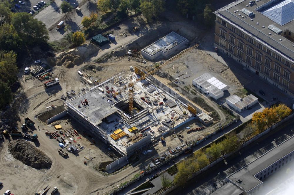 Luftaufnahme Berlin - Baustelle des Dokumentationszentrums Topographie des Terrors in Berlin Kreuzberg