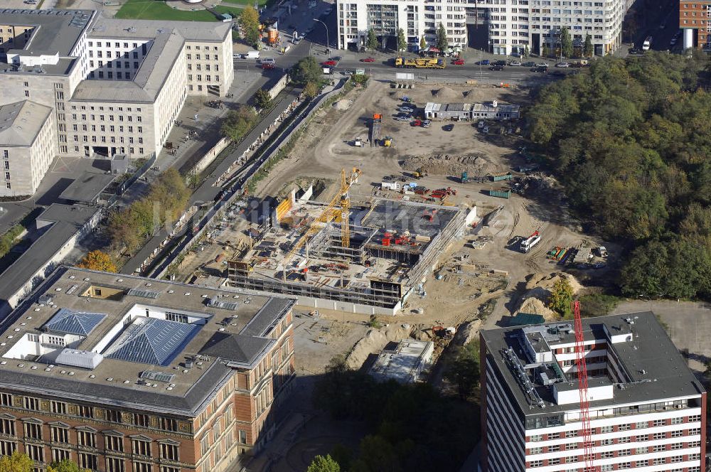 Luftbild Berlin - Baustelle des Dokumentationszentrums Topographie des Terrors in Berlin Kreuzberg