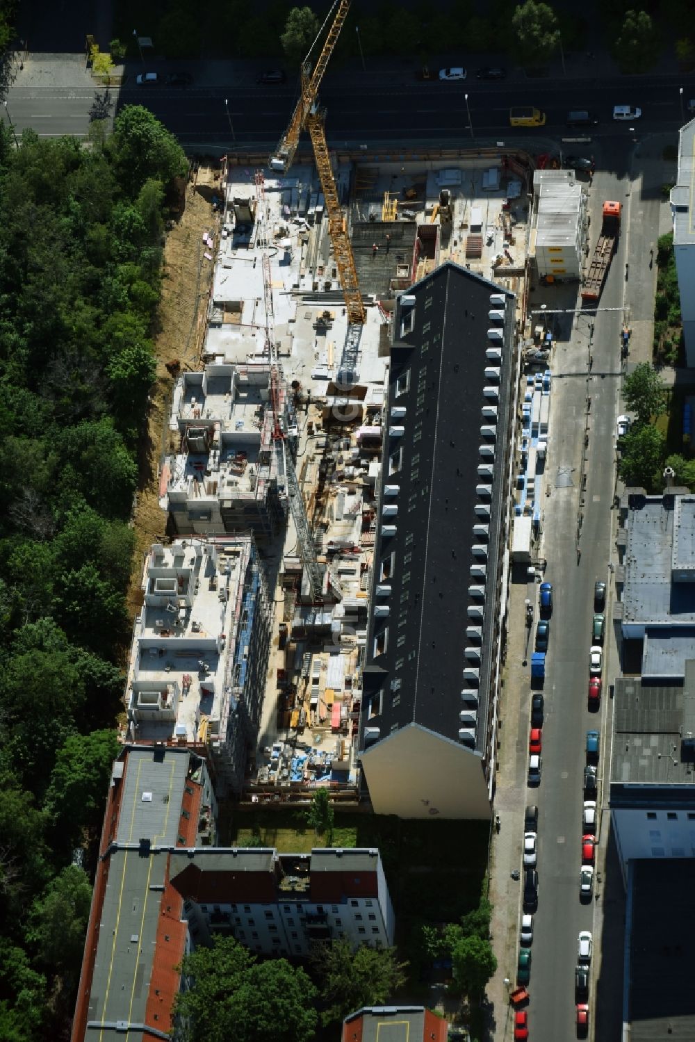 Berlin aus der Vogelperspektive: Baustelle der Dolphin Trust GmbH zum Neubau einer Mehrfamilienhaus-Wohnanlage Carrée Alte Post an der Dottistraße - Ruschetraße im Ortsteil Lichtenberg in Berlin, Deutschland