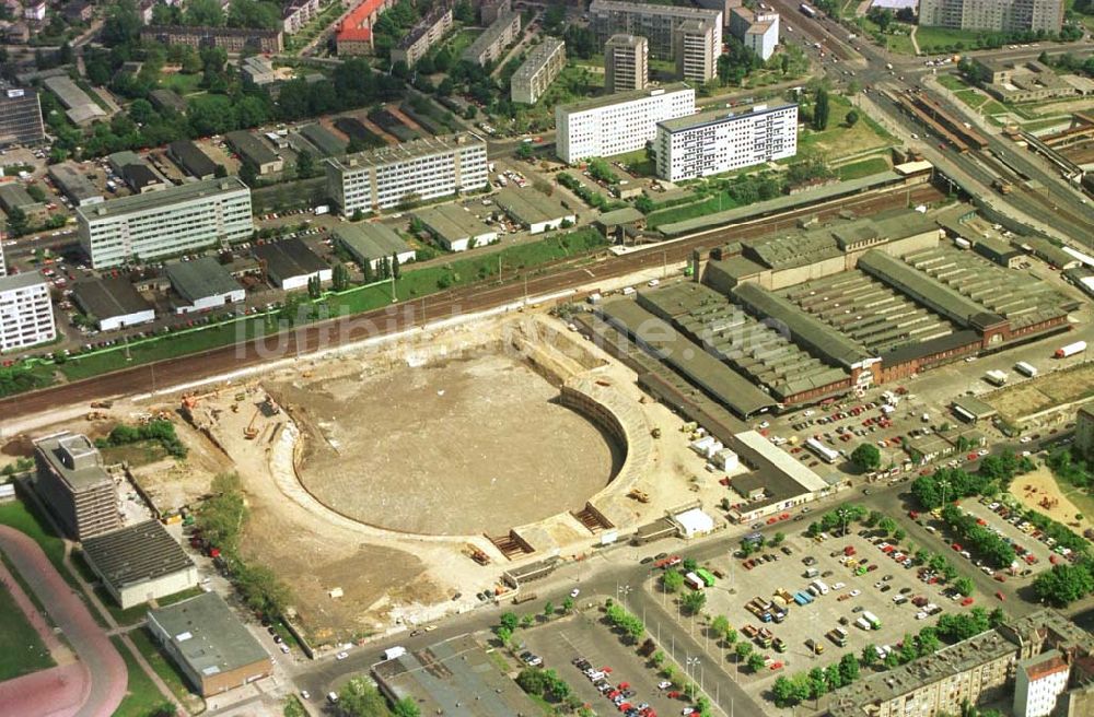 Luftaufnahme Berlin, Friedrichshain - 24.05.1994 Baustelle ehemalige Seelenbinderhalle, Berlin Friedrichshain, Errichtung des Velodroms