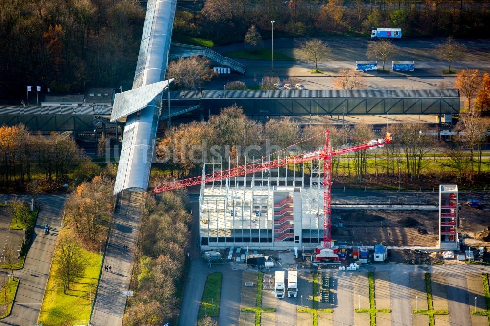 Gelsenkirchen von oben - Baustelle zu einem neuen Parkhaus am Fussballstadion Veltins-Arena in Gelsenkirchen im Bundesland Nordrhein-Westfalen